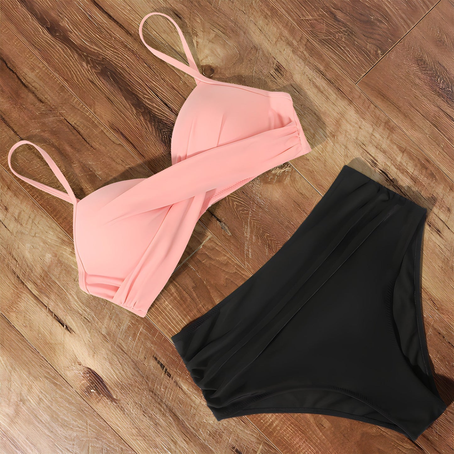 Högmidjad bikiniuppsättning för kvinnor i elegant design