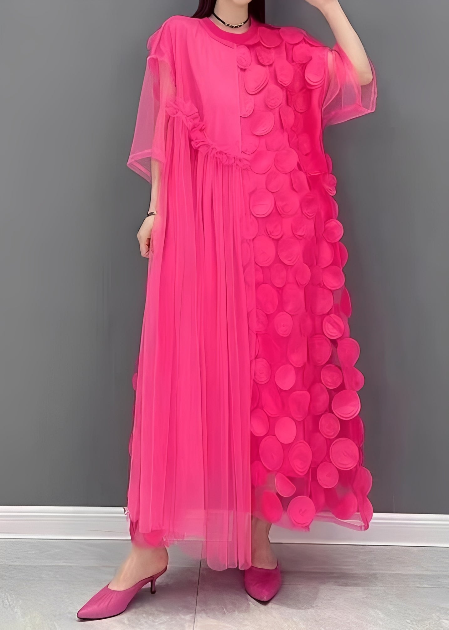 Elara - Asymmetrisk klänning med modern elegans