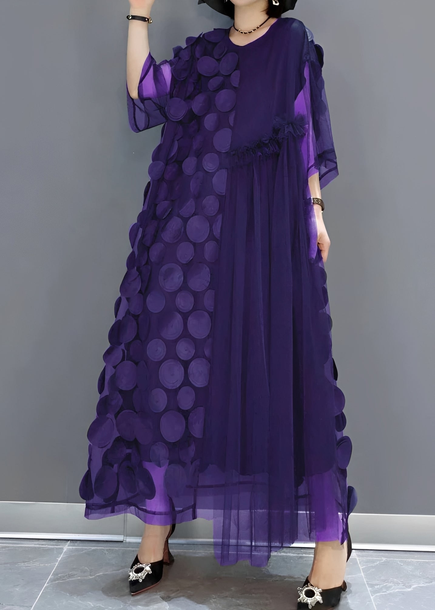 Elara - Asymmetrisk klänning med modern elegans
