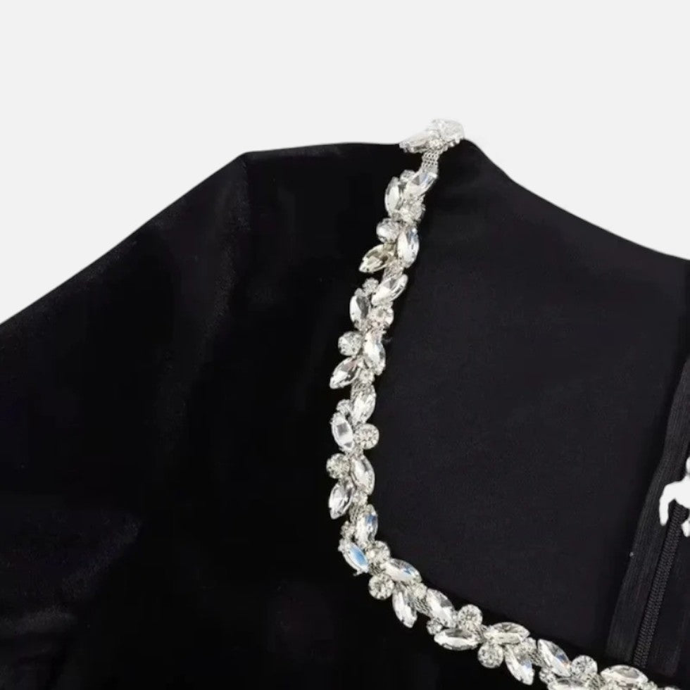 Velvet mini kjole med dekorativ sten trim