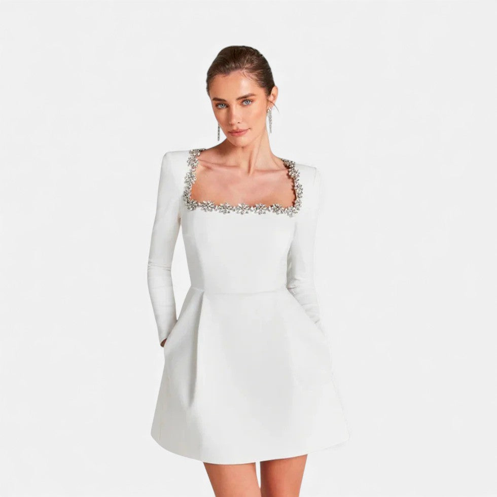 Velvet mini kjole med dekorativ sten trim