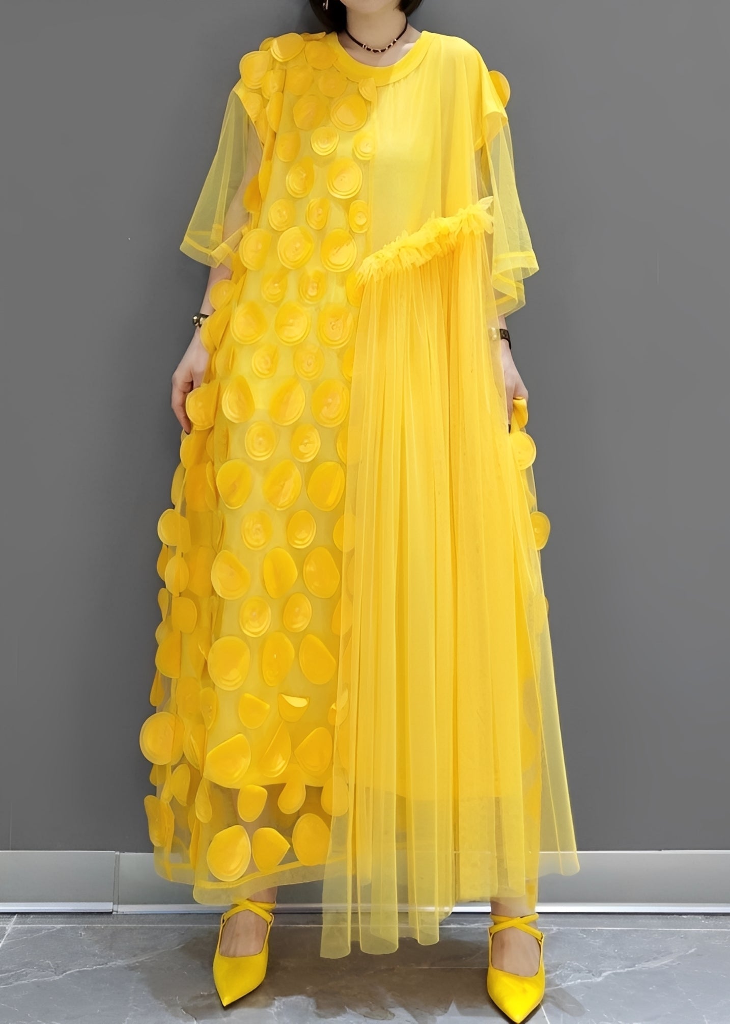 Elara - Asymmetrisk klänning med modern elegans