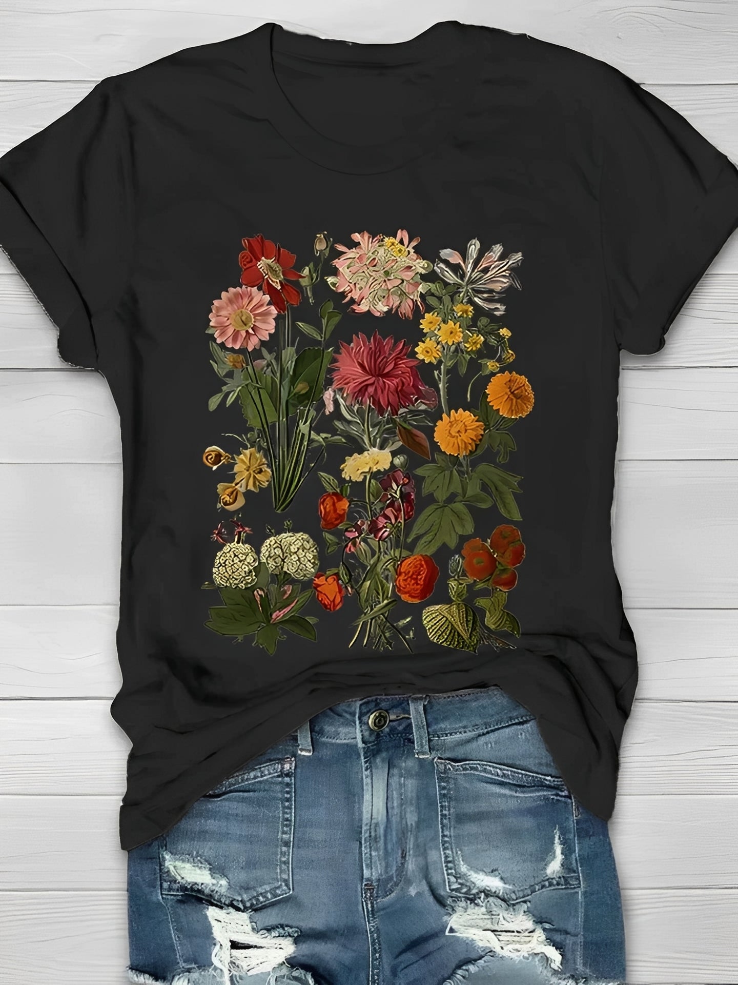Floralis - Trendigt T-shirt med Blommig Design för Kvinnor