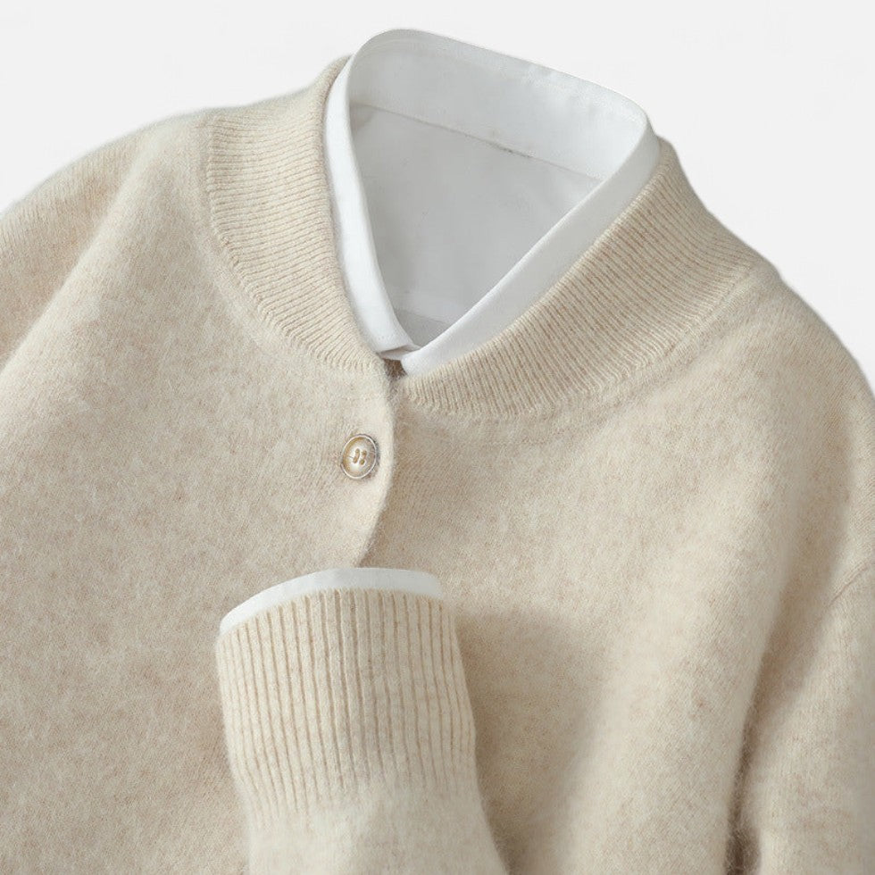 Cashmere cardigan med knaplukning