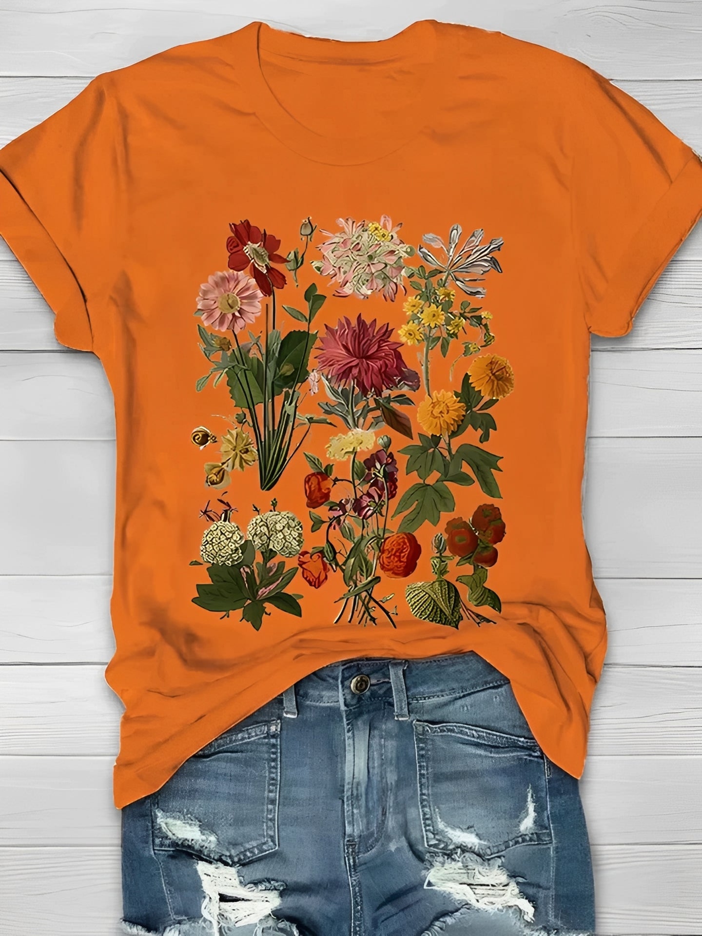 Floralis - Trendigt T-shirt med Blommig Design för Kvinnor