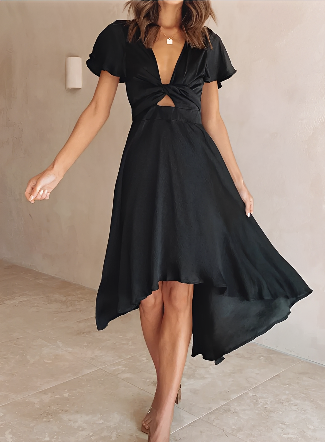 Nerina - Asymmetrisk Klänning med Modern Elegans