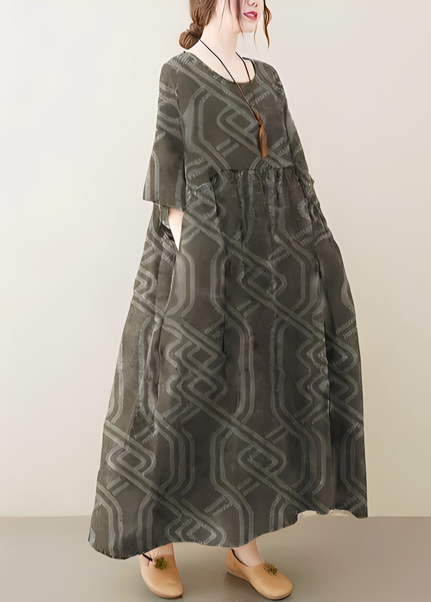 Livia - Eleganta klänningen med lätt och ledig silhuett
