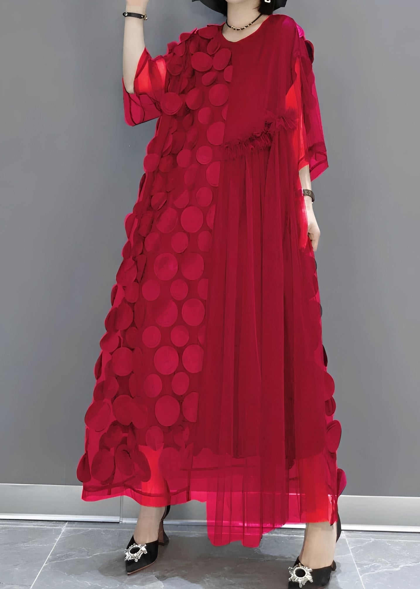 Elara - Asymmetrisk klänning med modern elegans