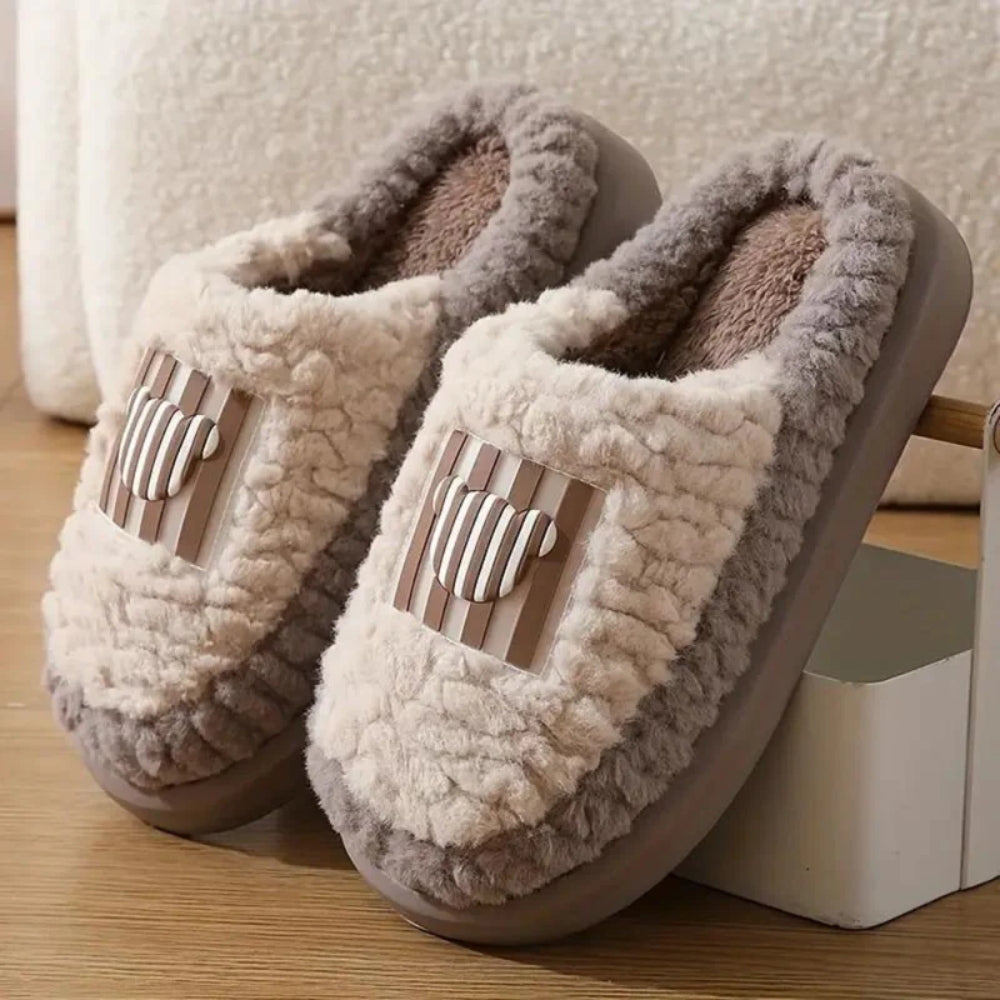 Klassiska Slip-On Tofflor – Pålitlig värme för hemmet