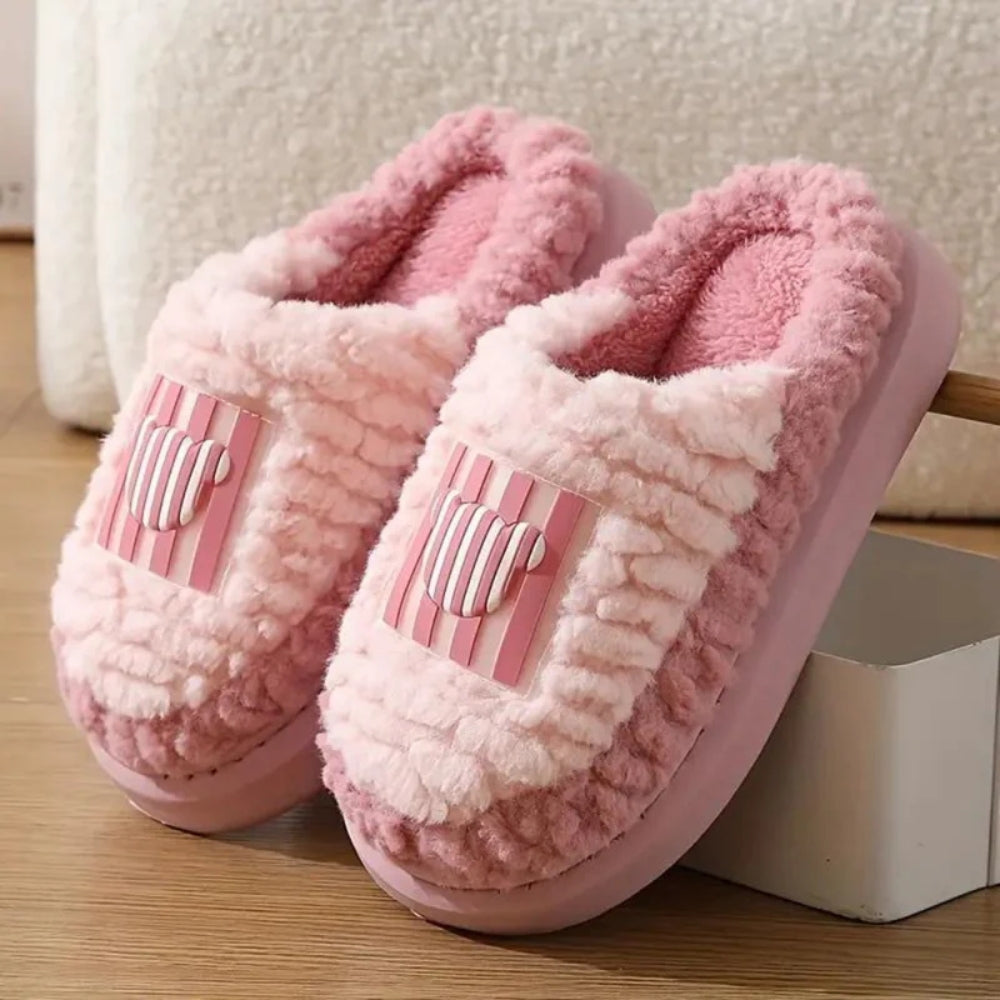 Klassiska Slip-On Tofflor – Pålitlig värme för hemmet