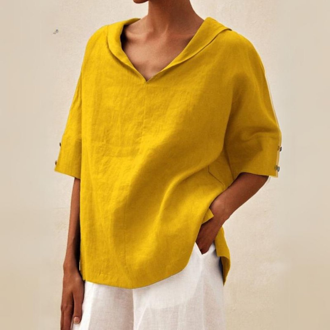 Sofia – Chic Blus med V-Hals och Stilrent Uttryck