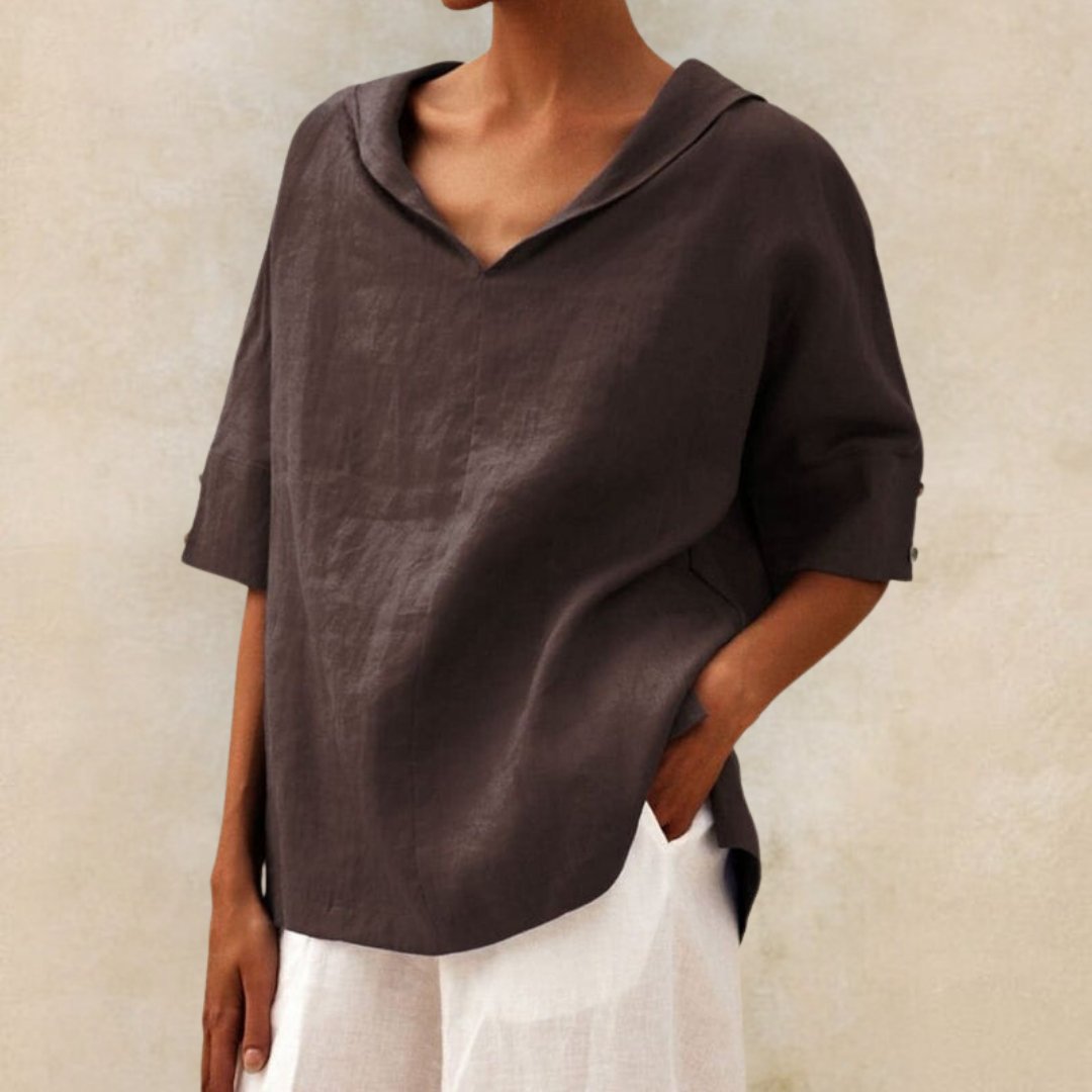 Sofia – Chic Blus med V-Hals och Stilrent Uttryck
