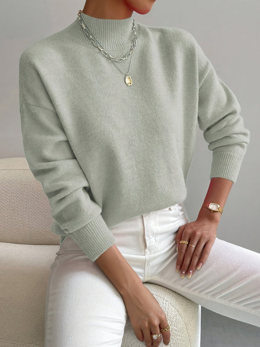 Elegant Strikbluse med Rund Udsnit – Et Must-Have til Hverdagen