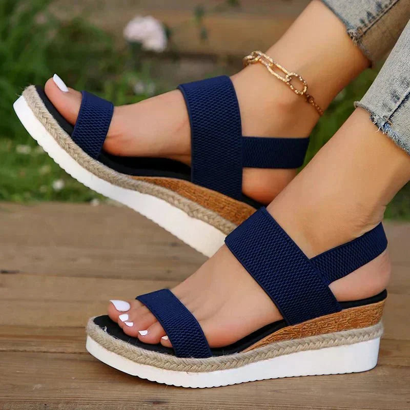 Luna | Eleganta Sandaler med Kryssade Remmar