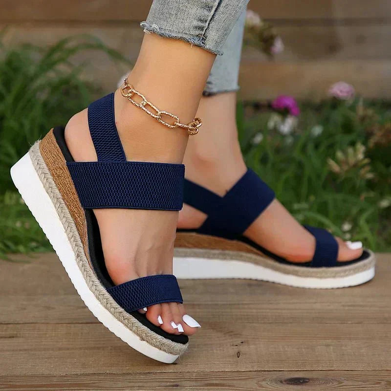 Luna | Eleganta Sandaler med Kryssade Remmar