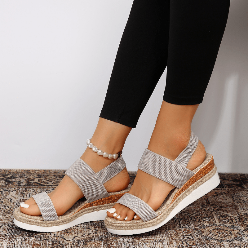 Luna | Eleganta Sandaler med Kryssade Remmar