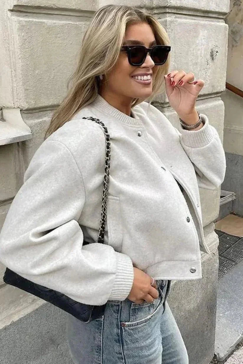 Cropet bomberjakke til kvinder | Sporty og stilfuld