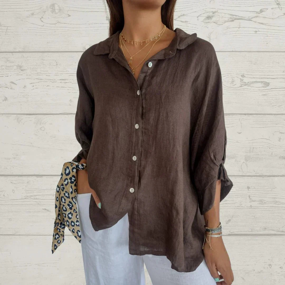 Era - Elegant och tidlös blus med knapplista