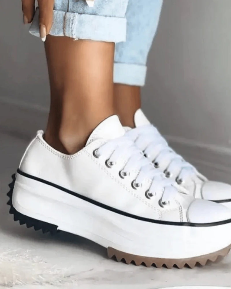 Platåskor för kvinnor – Smala sneakers med höjd sula