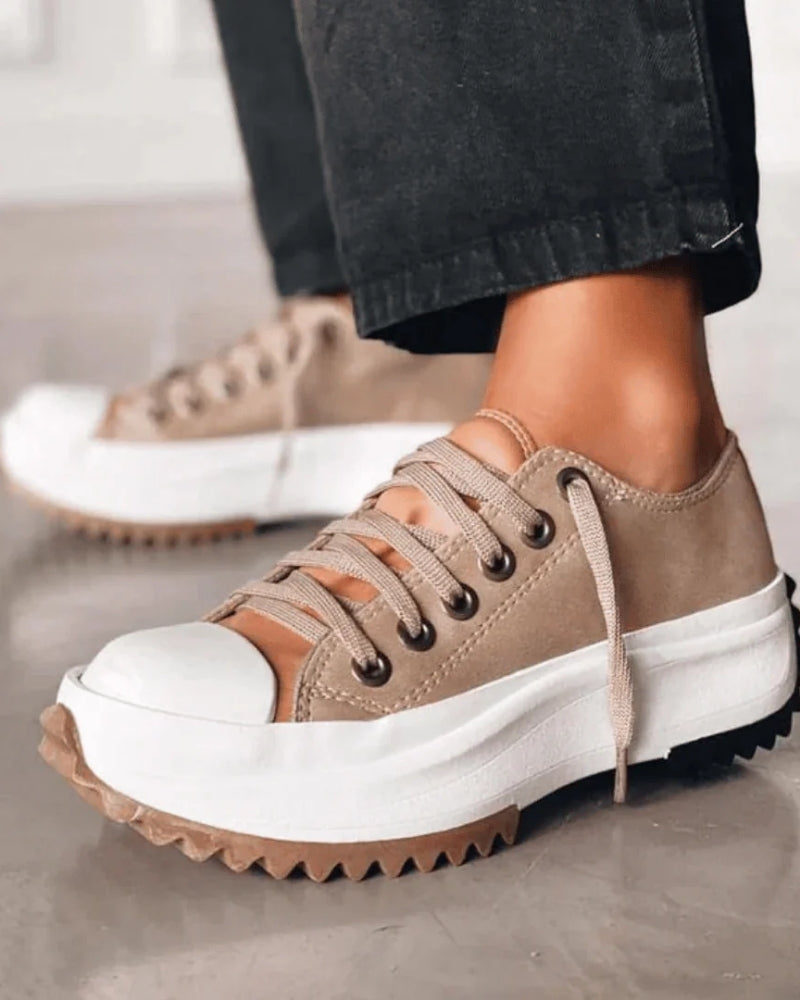 Platåskor för kvinnor – Smala sneakers med höjd sula