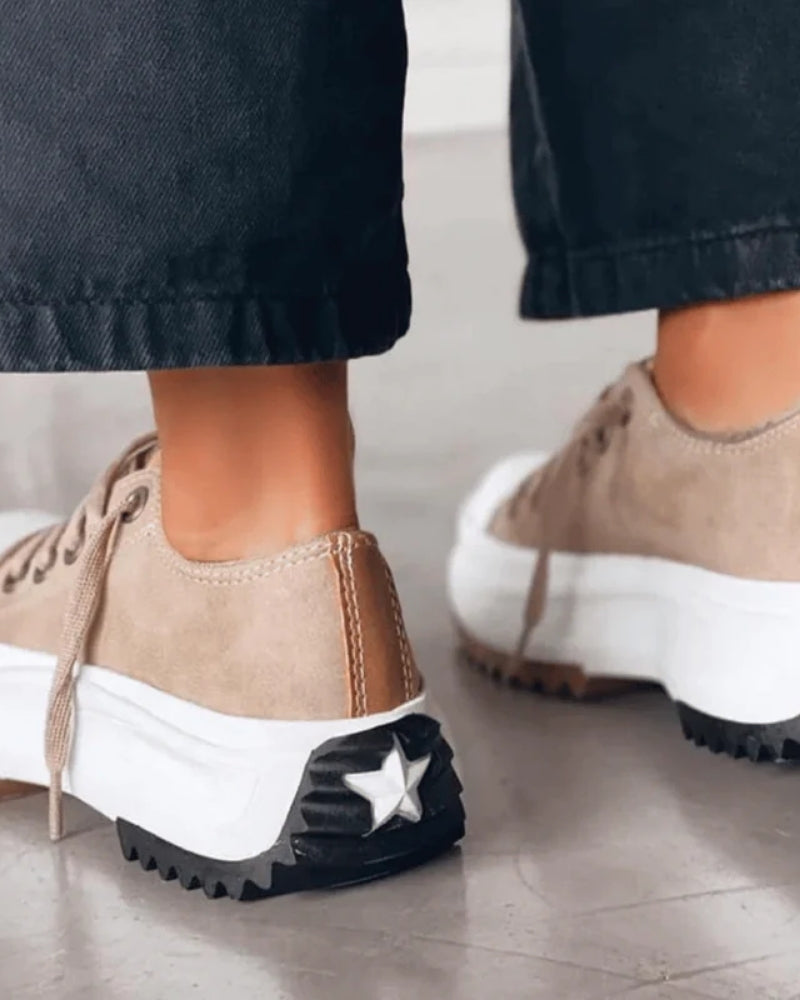 Platåskor för kvinnor – Smala sneakers med höjd sula
