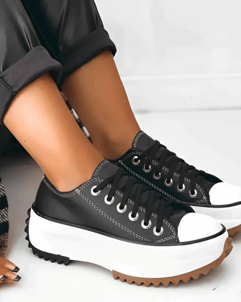 Platåskor för kvinnor – Smala sneakers med höjd sula