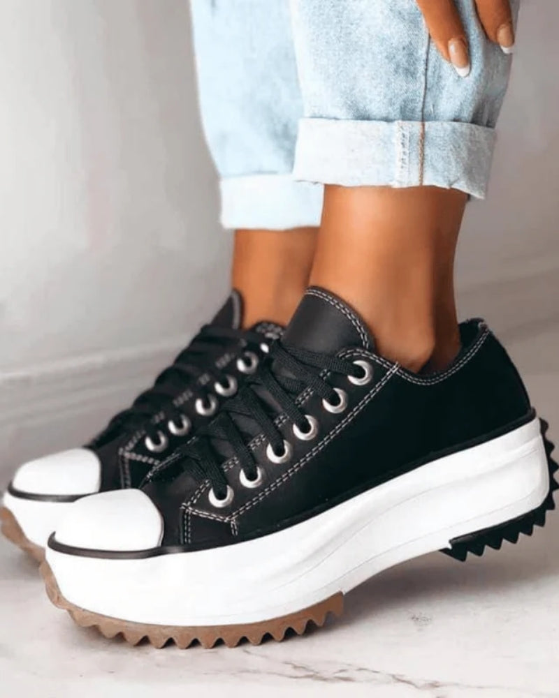 Platåskor för kvinnor – Smala sneakers med höjd sula