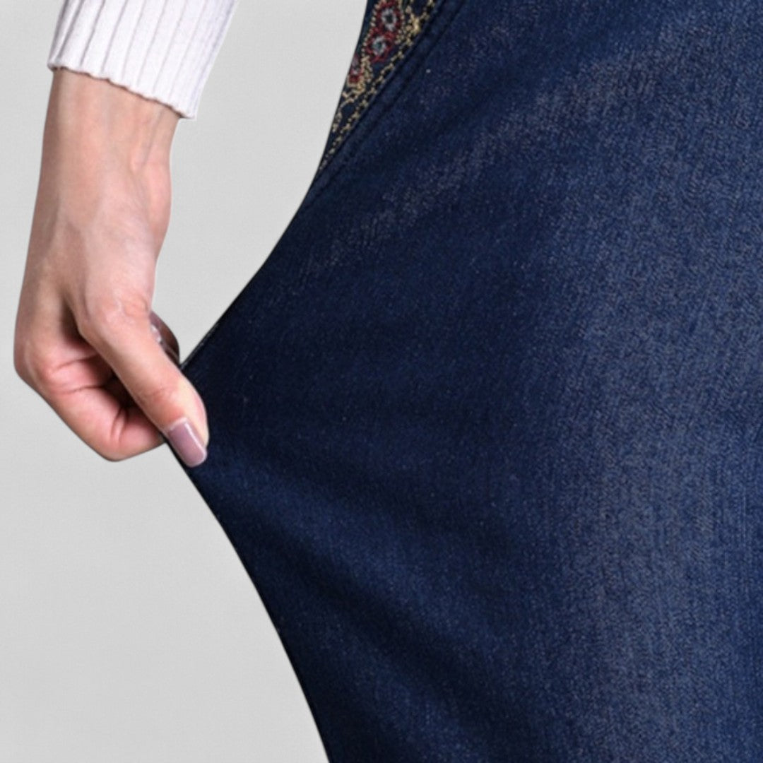 Luna | Kvinnors Eleganta Stretchbyxor med Fickor och Elastisk Midja