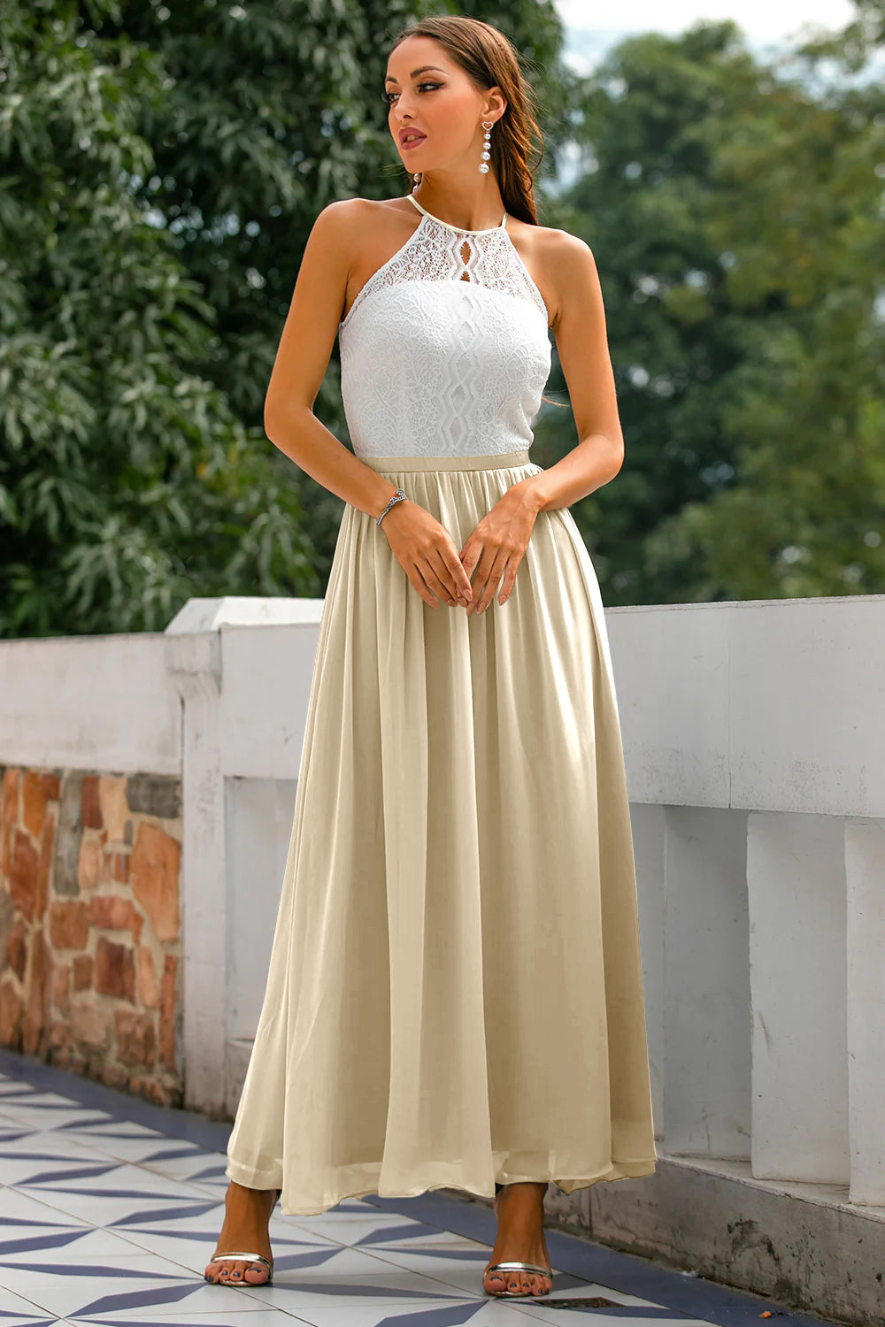 Elegant Halter Maxi Klänning för Festliga Tillfällen