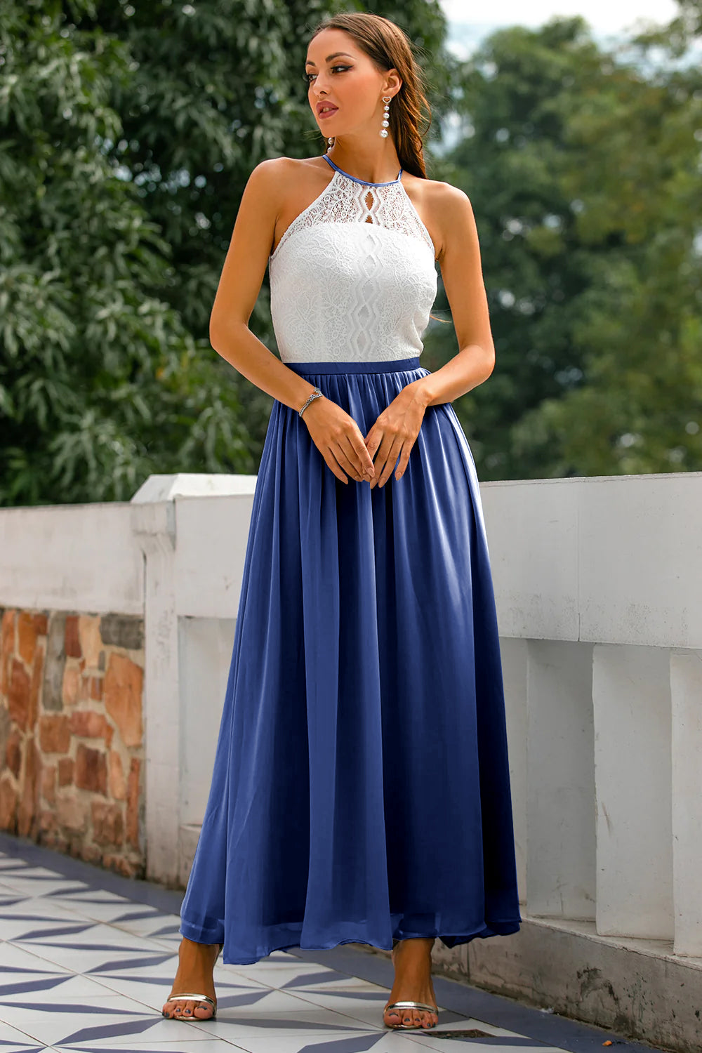 Elegant Halter Maxi Klänning för Festliga Tillfällen