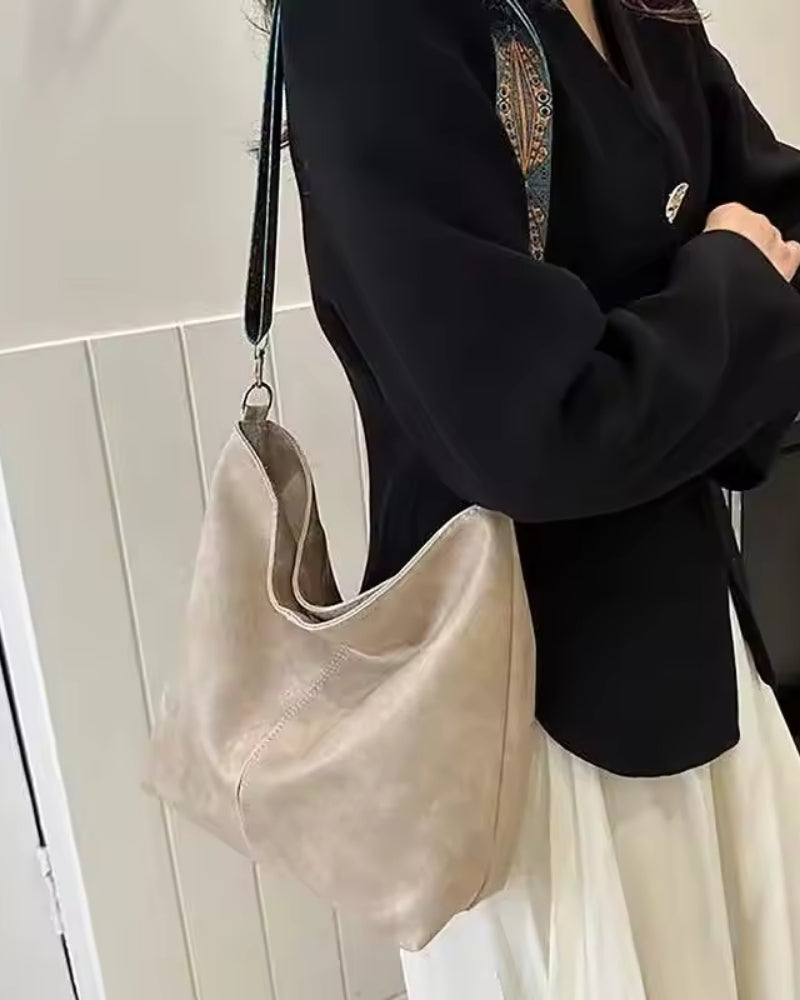 Crossbody taske til kvinder - med aftagelig, mønstret rem