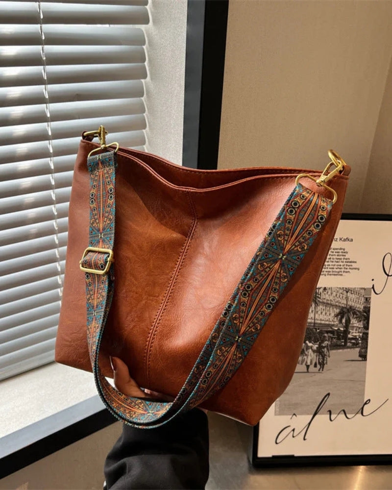 Crossbody taske til kvinder - med aftagelig, mønstret rem