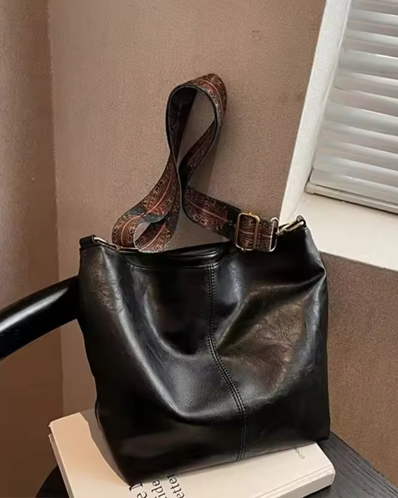 Crossbody taske til kvinder - med aftagelig, mønstret rem